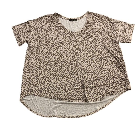Black Tape | Leopard Print V-Neck T-Shirt Soft Stretchy Plus Size 1X - Picture 6 of 10